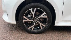 Toyota Yaris 1.5 Hybrid Design 5dr CVT Hybrid Hatchback